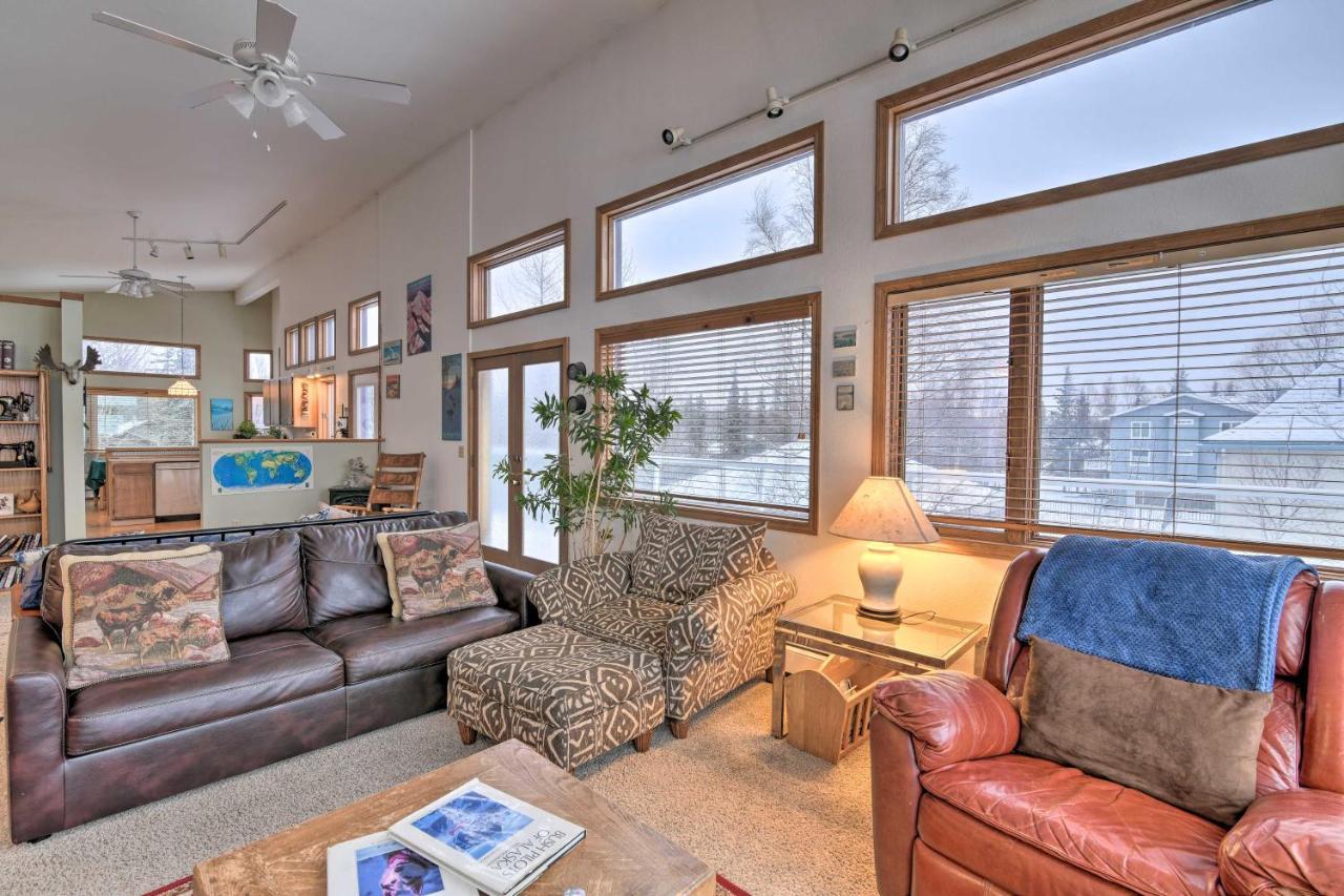 Spacious Family Home With Deck And Million-Dollar View أنكوراج المظهر الخارجي الصورة