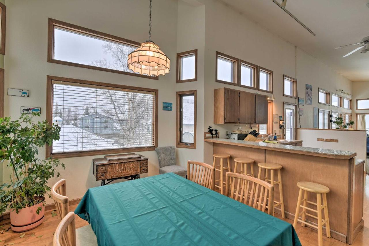Spacious Family Home With Deck And Million-Dollar View أنكوراج المظهر الخارجي الصورة